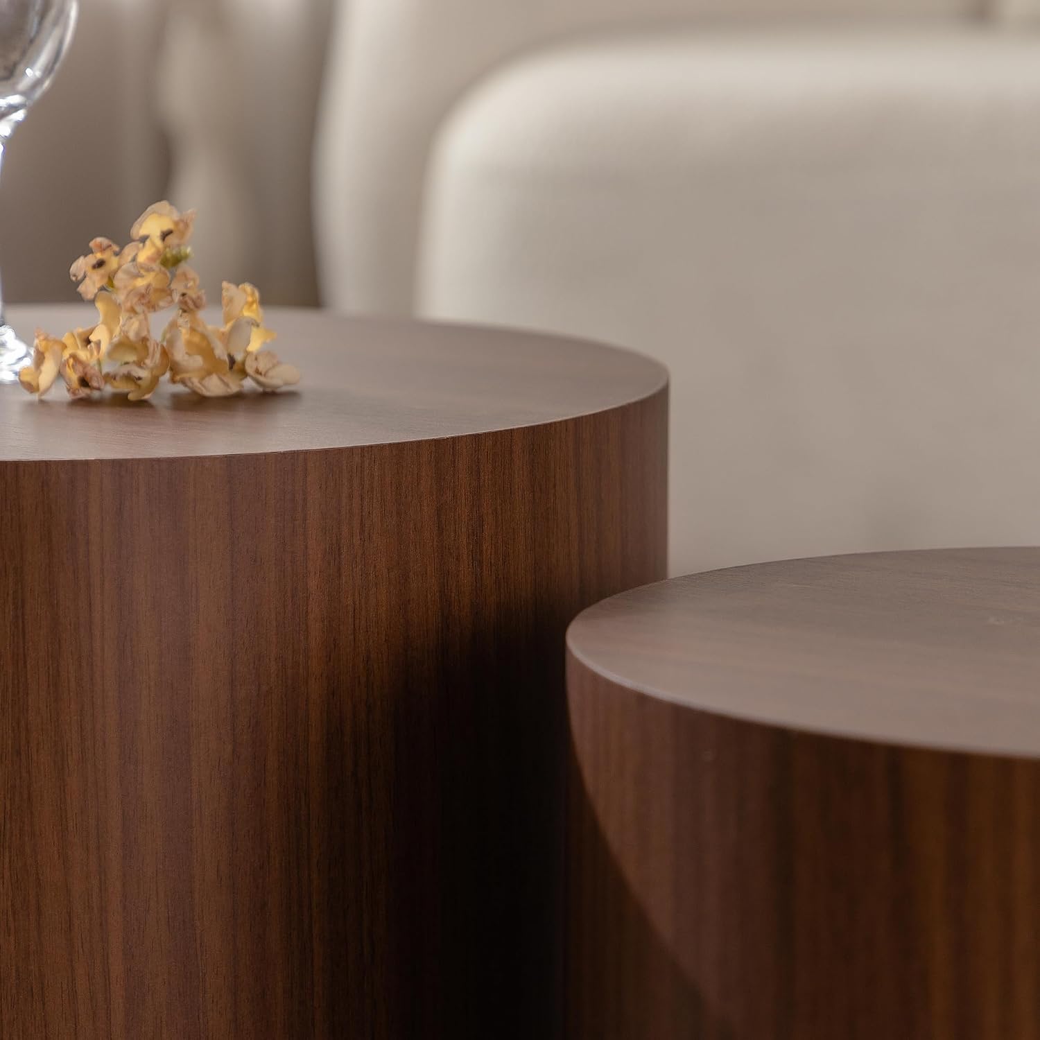 GDFStudio Round Nesting Coffee Table Set of 2, Modern Wooden Accent Side Table, Space Saving Small Circular Tea Coffee Tables and End Tables Sets for Living Room Small Space, No Assembly, Walnut