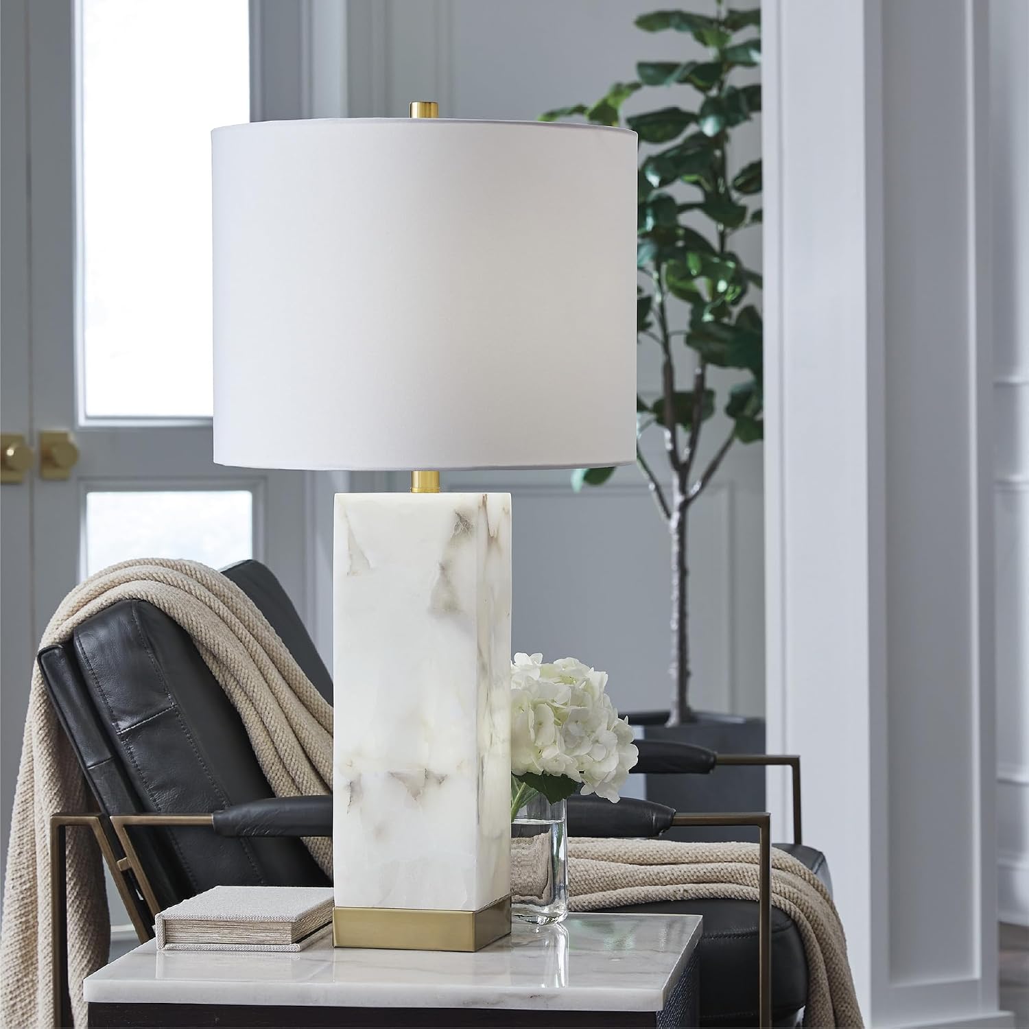 Signature Design by Ashley Linderfield Contemporary Metal Table Lamp with 3-Way Switch, White & Metallic