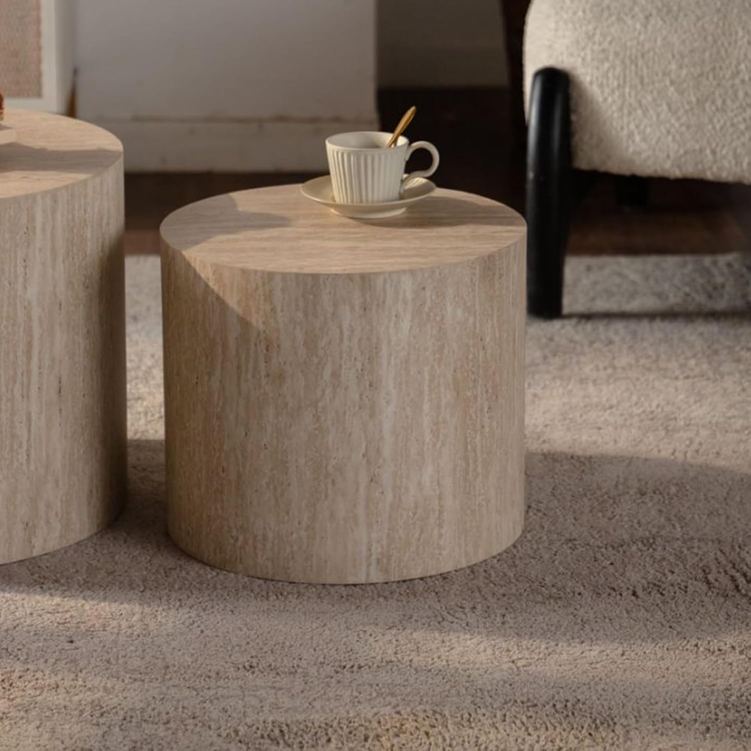 GDFStudio Round Nesting Coffee Table Set of 2, Modern Wooden Accent Side Table, Space Saving Small Circular Tea Coffee Tables and End Tables Sets for Living Room Small Space, No Assembly, Amber