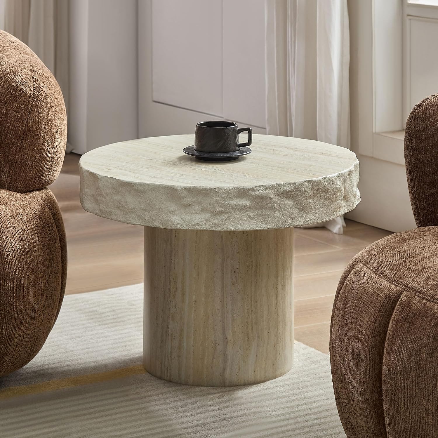 WILLIAMSPACE 23.82' Round Coffee Table with Faux Mars Pattern for Living Room, Modern Fiberglass Circle Travertine Center Table with Base, Faux Stone Tea Table for Apartment, No Need Assembly (Beige)
