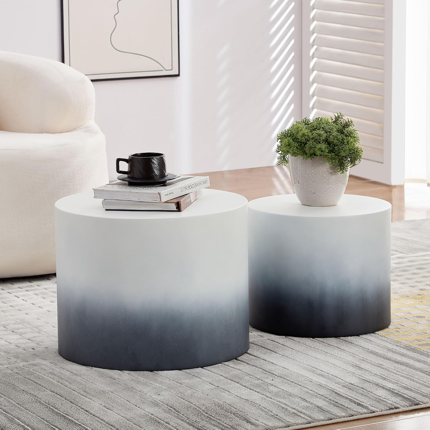 WILLIAMSPACE 18.9' Gradient Color Nesting Coffee Table Set of 2 for Living Room, Modern Round Coffee Tables Accent Circle Tea Table Set for Small Space, No Assembling, White + Blue