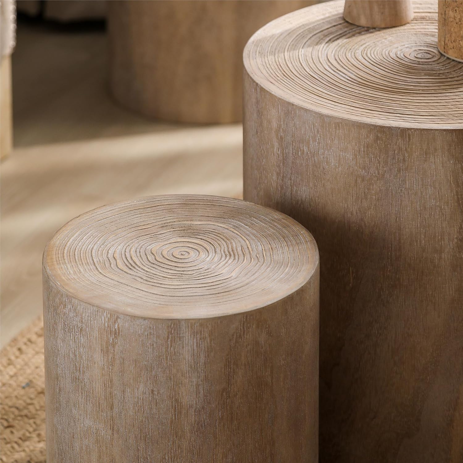 WILLIAMSPACE Round Nesting Coffee Table Set of 3, Modern Wood Coffee Tables Accent Circle Side Table for Living Room, Farmhouse, No Assembly, 18.3' + 15.2' + 12.2' (Natural Wood Wash)