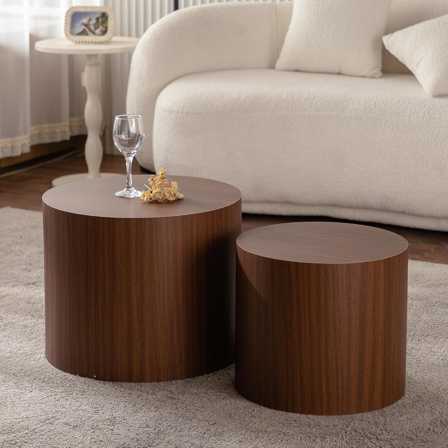 GDFStudio Round Nesting Coffee Table Set of 2, Modern Wooden Accent Side Table, Space Saving Small Circular Tea Coffee Tables and End Tables Sets for Living Room Small Space, No Assembly, Walnut