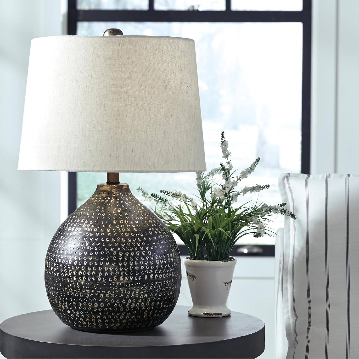 Signature Design by Ashley Maire Contemporary 25' Metal Table Lamp, Black & Gold Finish