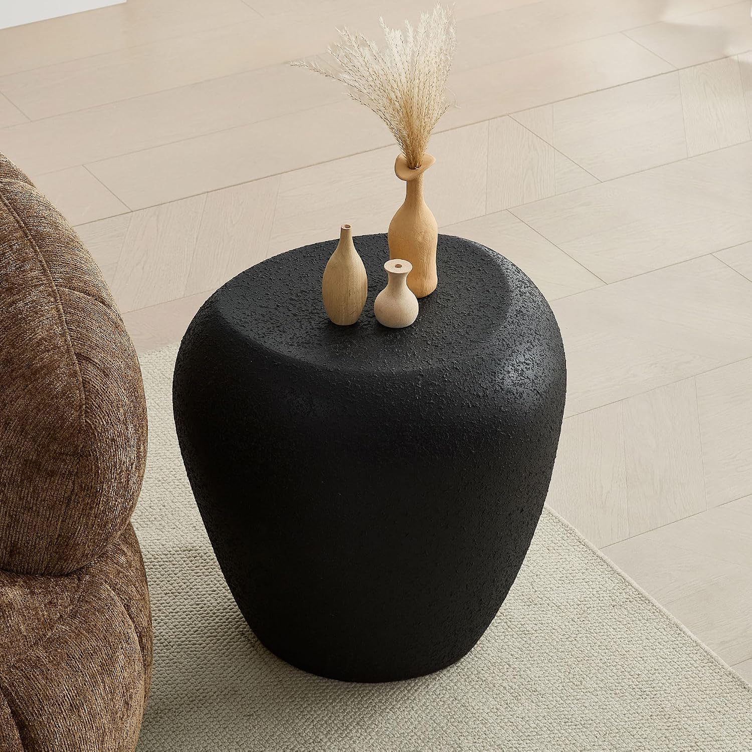 WILLIAMSPACE 19.29' End Table Side Table with Grainy Matte Rocks Pattern, Modern Circle Fiberglass Small Coffee Sofa Table, No Need Assembly (Black)