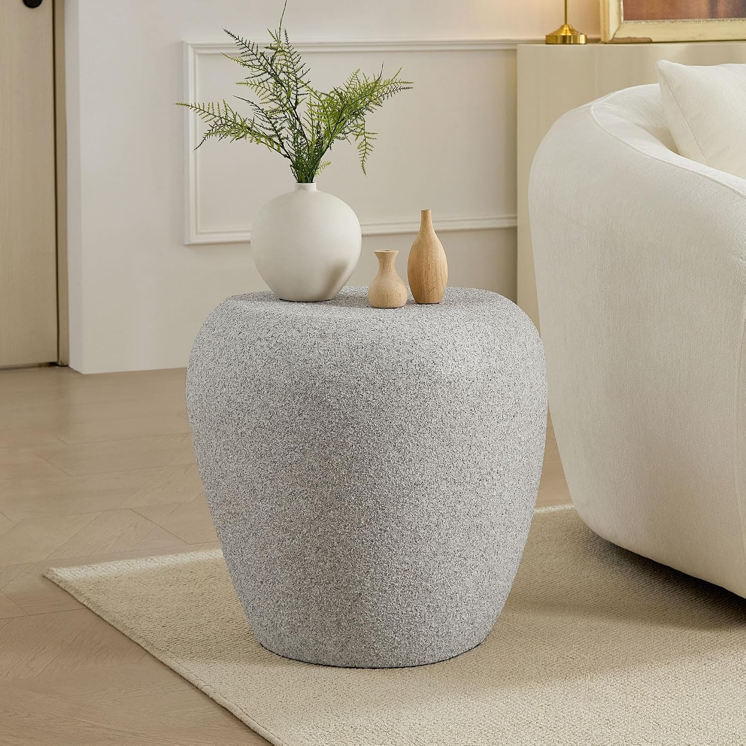 WILLIAMSPACE 19.29' End Table Travertine Side Table with Grainy Matte Rocks Pattern, Modern Circle Faux Stone Fiberglass Small Coffee Sofa Table, No Need Assembly (Beige)